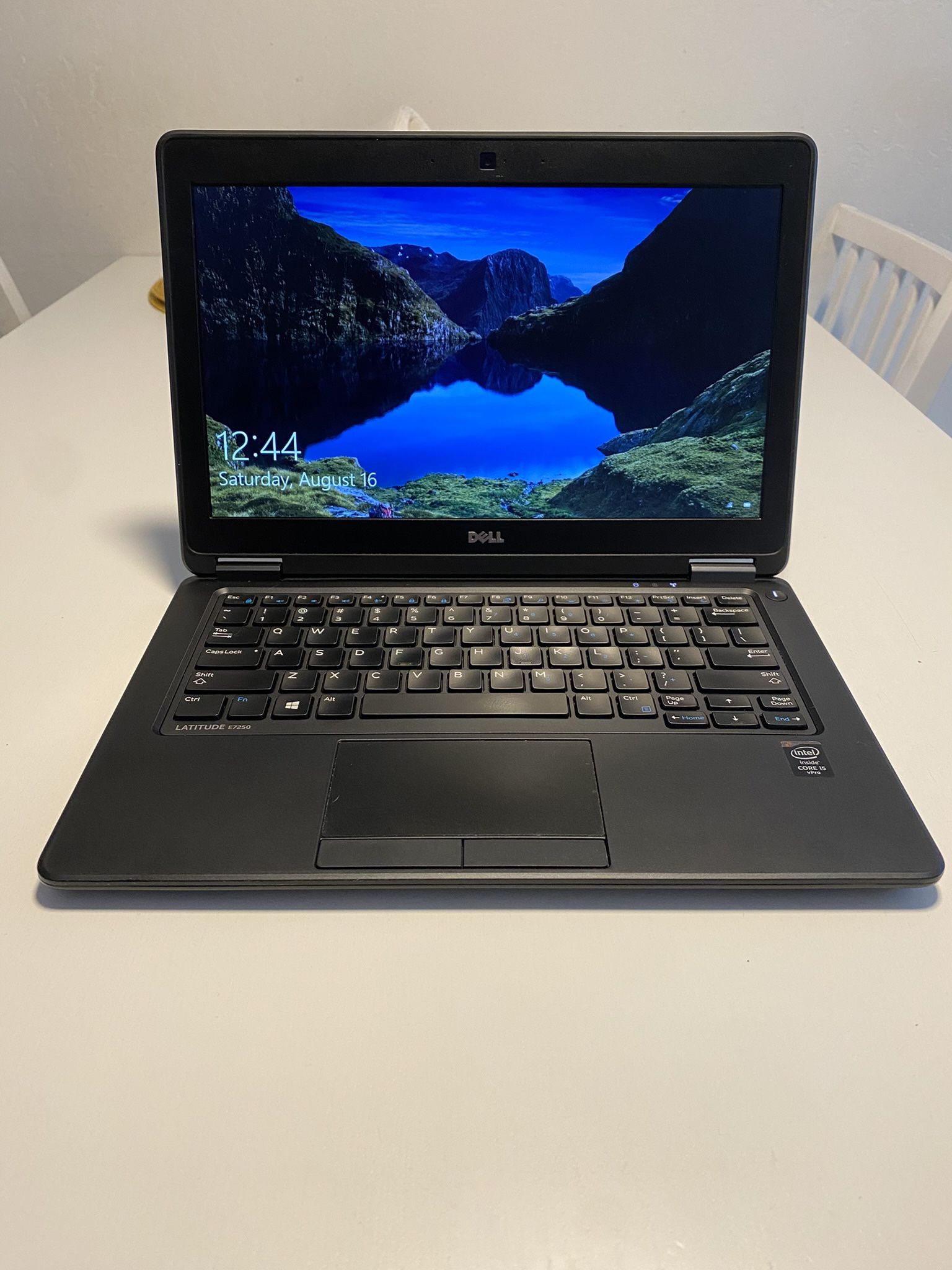 Dell Latitude E7250 Laptop 12.5-inch Intel Core i5 2.30 GHz  8GB RAM 240 GB SSD Windows 10 Pro. Microsoft office is installed. Nothing wrong. **NO TRA