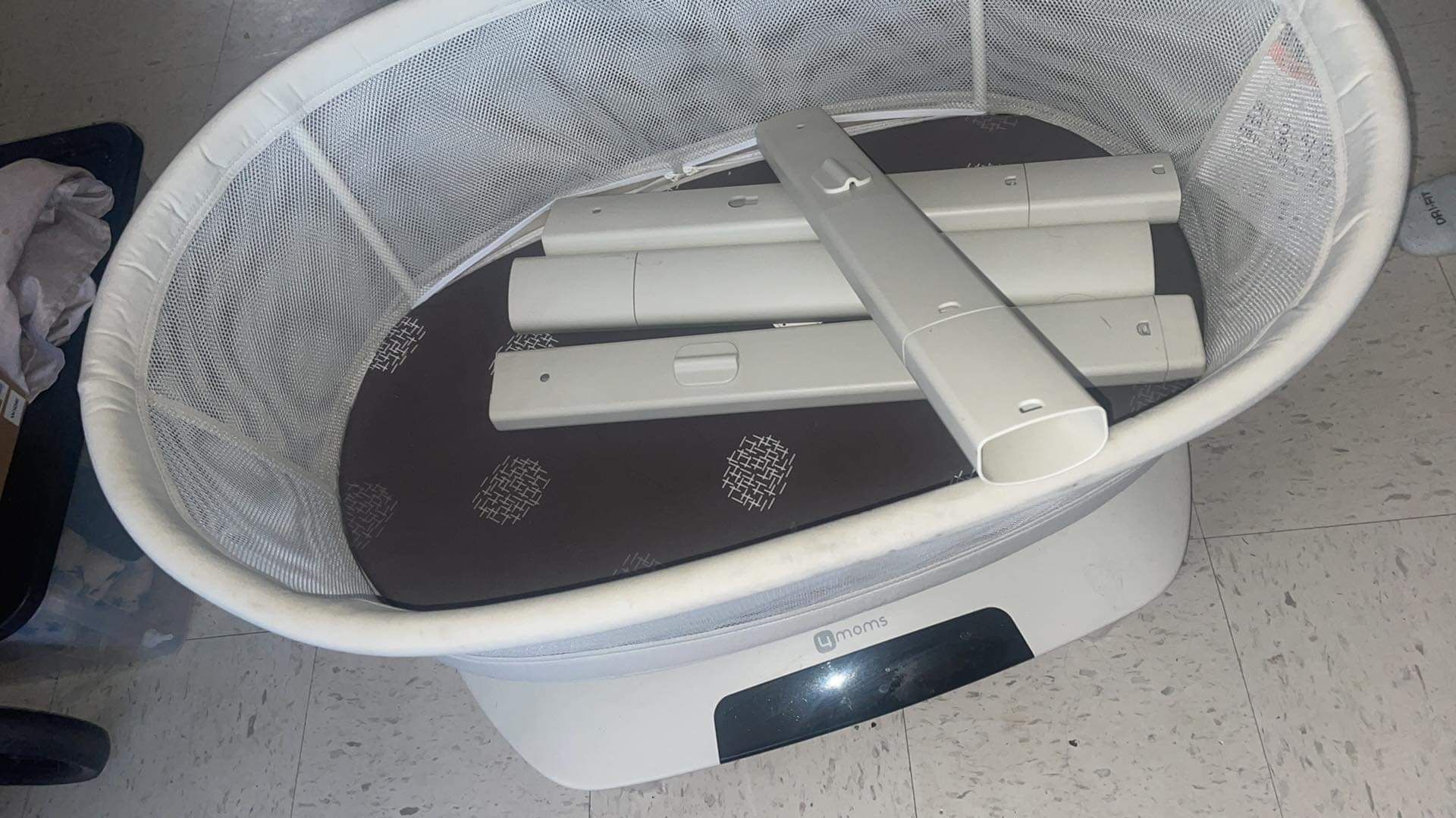 Mamaroo Bassinet Nursery furniture & Decor