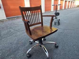 Italian made adjustable height desk chair