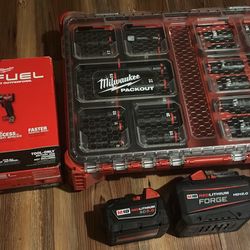 Milwaukee tool set