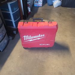 Milwaukee box