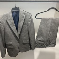 Men’s suit Size 36 Regular slim fit jacket  Size 32 L pants