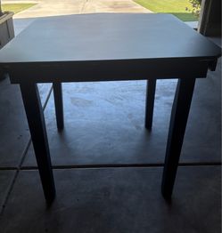 Used dining room table with 4 chairs - pick up only Sw area