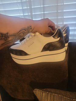 Guess shows size 11