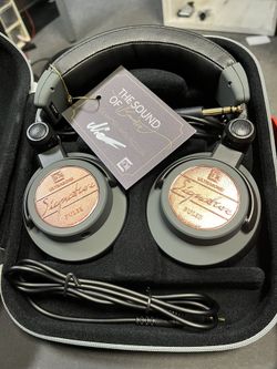 ul17007 Ultrasone Signature Pulse Closed-Back Reference-Quality DJ Headphones