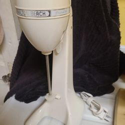 Hamilton Beach milkshake blender mixer. Loud but works. East, West, North