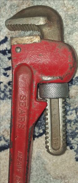 SEARS HEAVY DUTY PIPE WRENCH