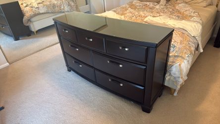 Dresser & nightstand