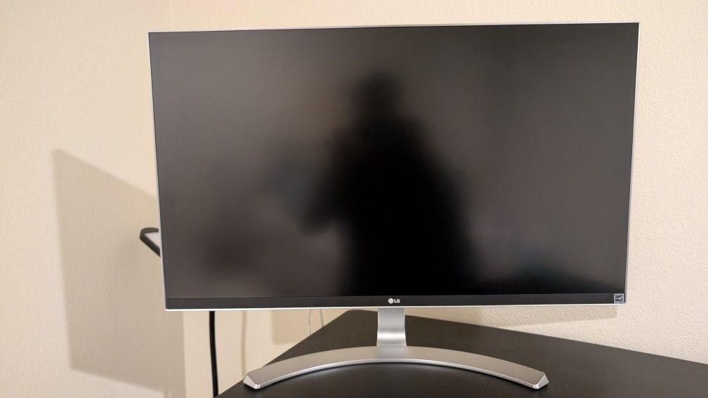 Monitor 27 Inches