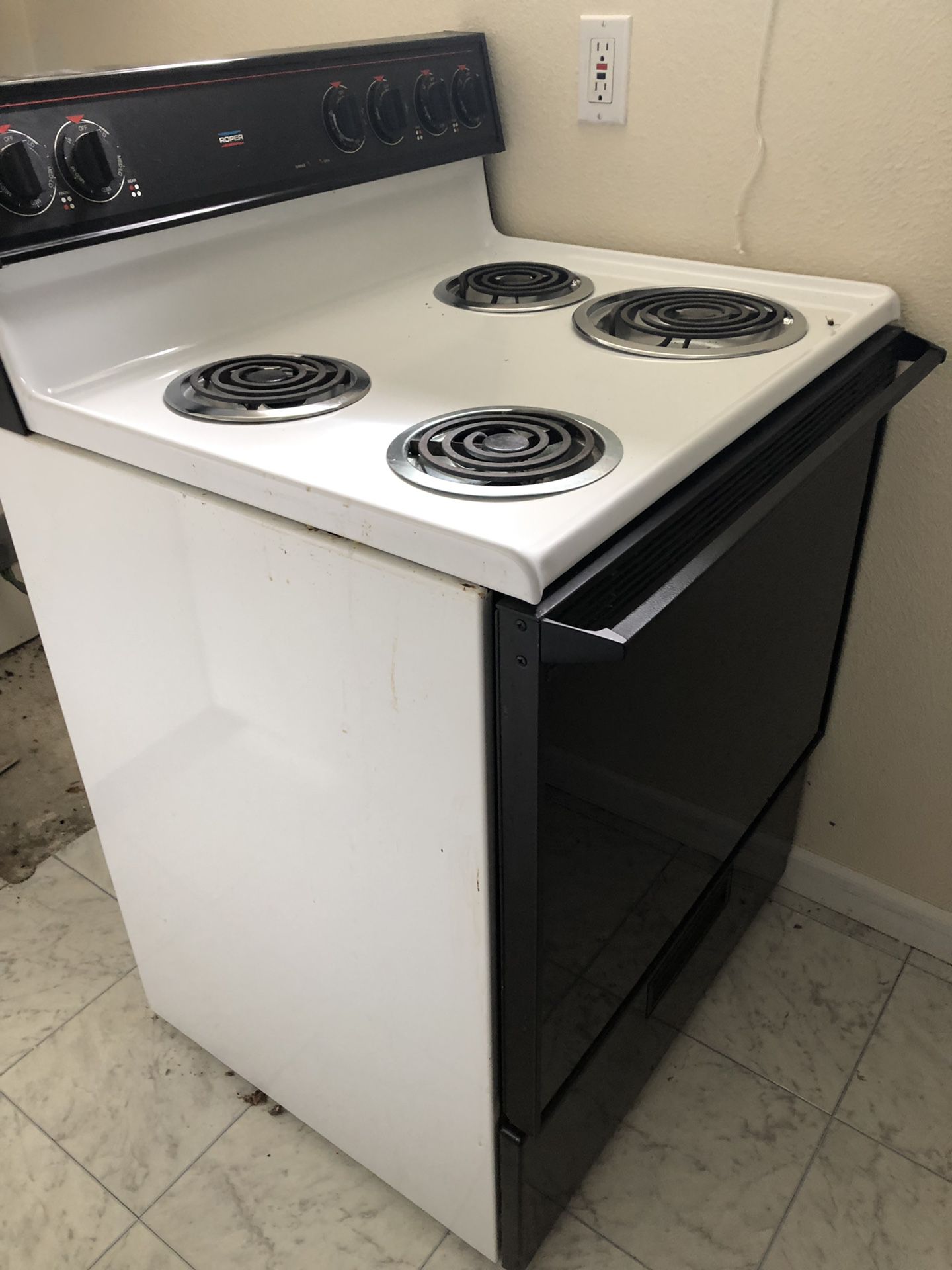 Free kitchen - must take all pieces