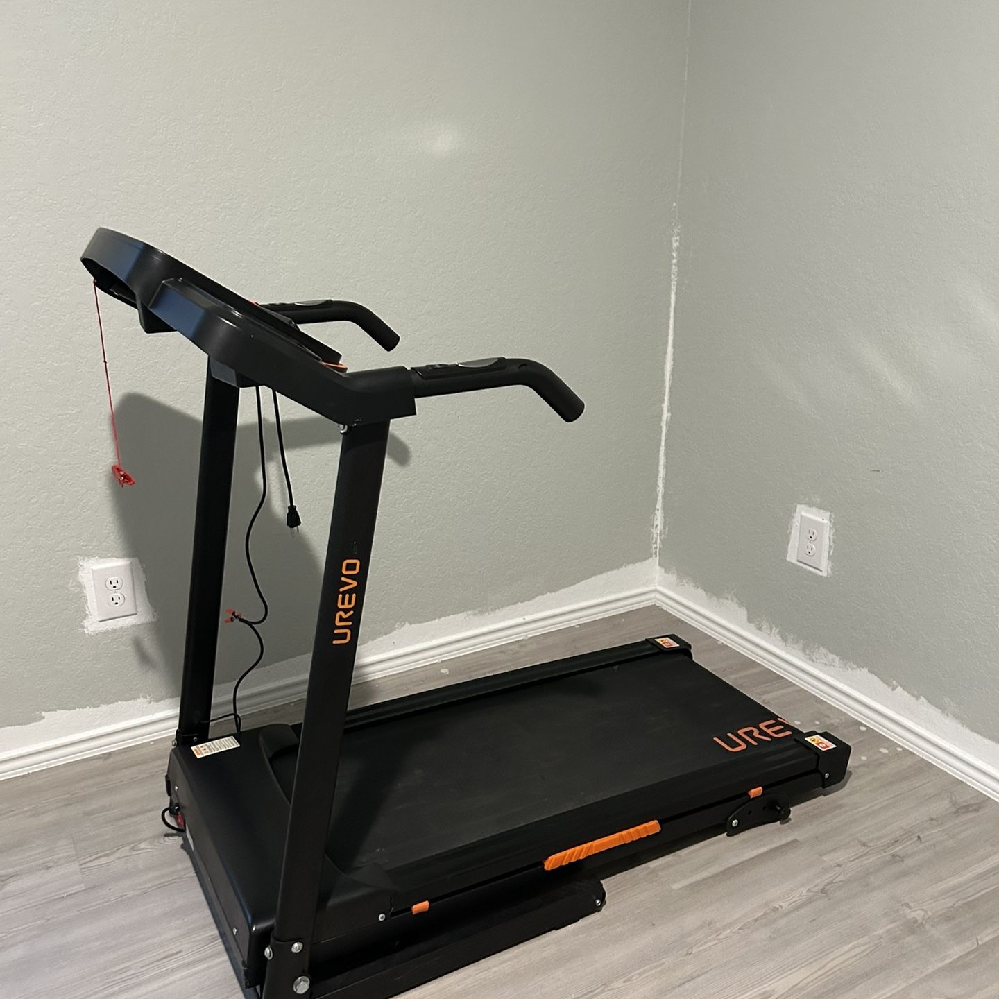 Foldable Treadmill with Incline