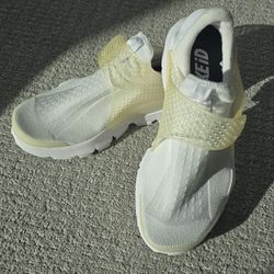  Nike Sock Dart Sneakers
