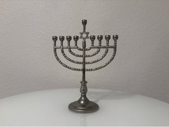 Silver Metal Menorah Star Center