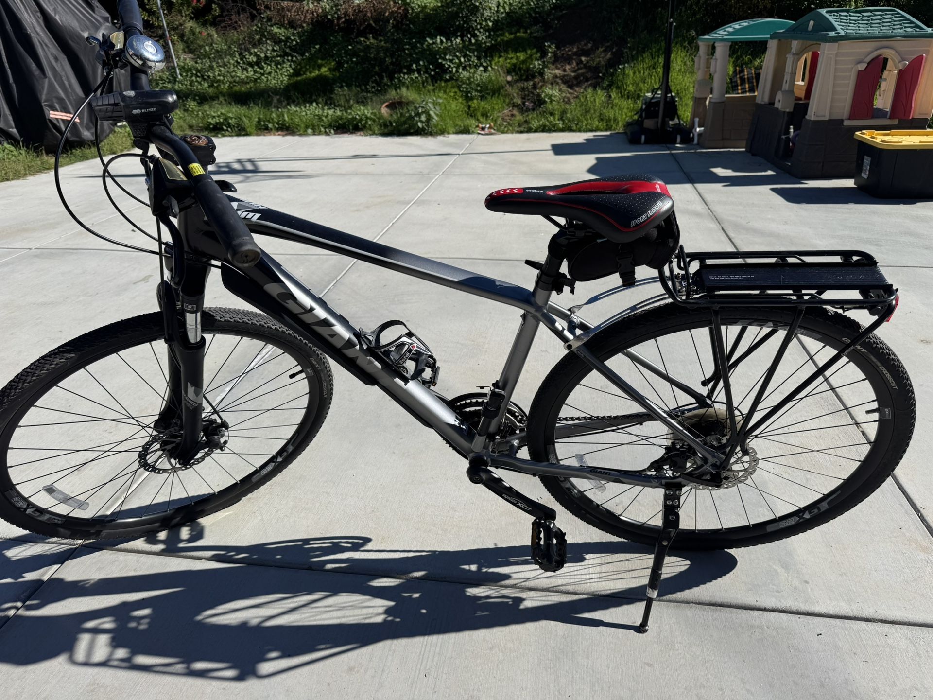 ROAM Giant Mountain Bike