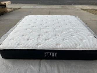 King Size Mattress Clean Used Less Than 30