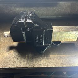 4 1/2” Morgan Chicago Heavy Duty Vise
