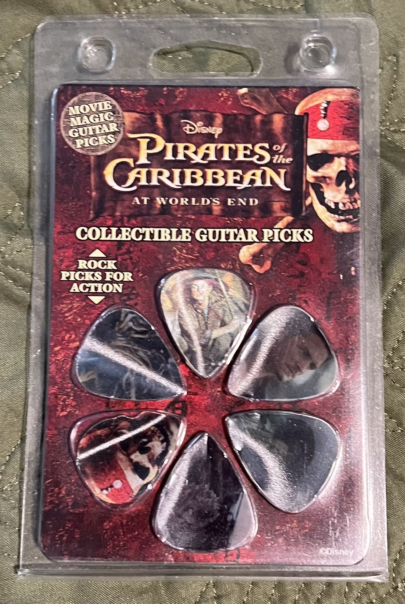 PIRATES OF THE CARIBBEAN SET OF COLLECTIBLE GUITAR PICKS