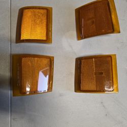 Chevy Tahoe Silverado Front Corner Lights 95-99