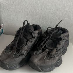 Yeezy500 size 4 