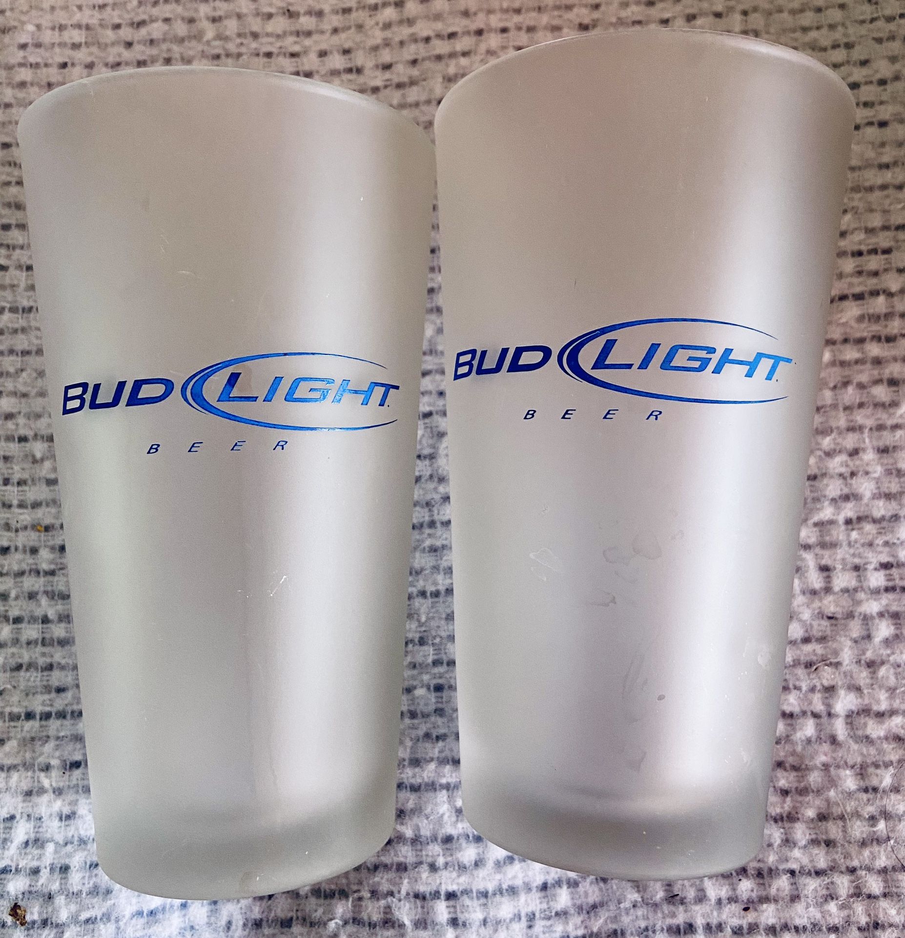 Frosted Bud Light Pint Glasses