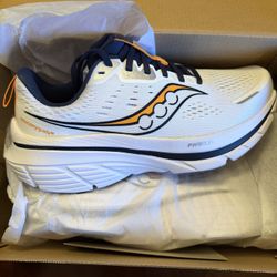 Brand New Saucony Guide 18 Men’s Running Shoes White Navy Orange Size 7.5 Wide