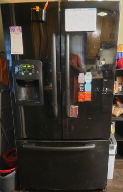 Fridge w/ water dispenser & ice maker