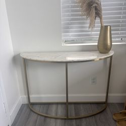 marble table set like 