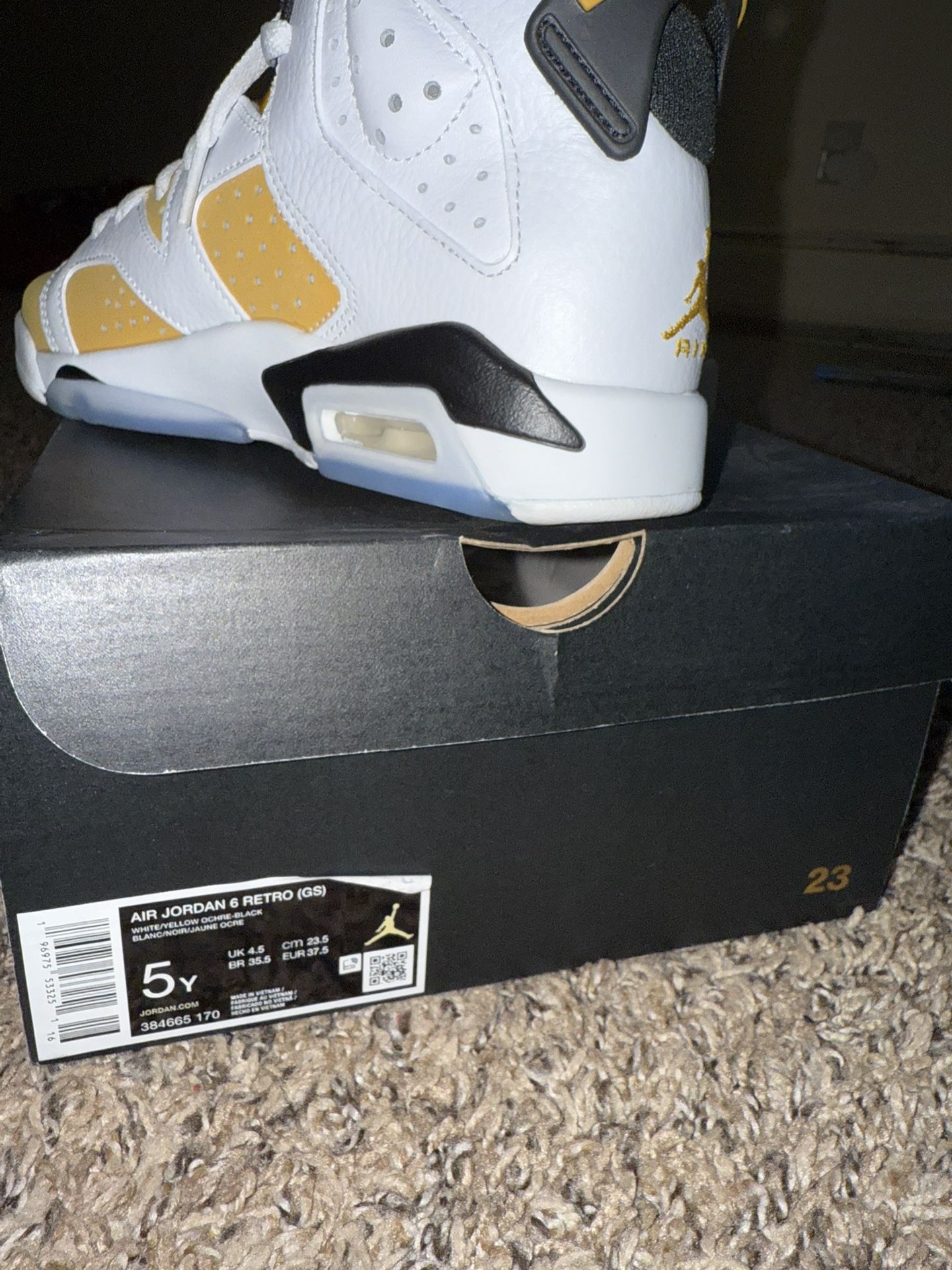 Jordan 6 Yellow Size 5Y