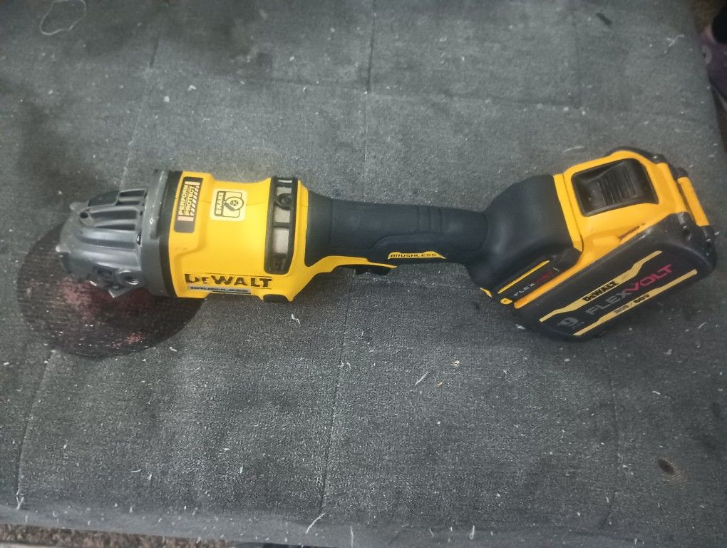 DeWalt Grinder And Flexvolt Battery