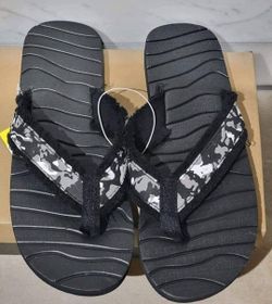 Men's Camo Flip-flops $2  (Various Sizes Available Please See Description)