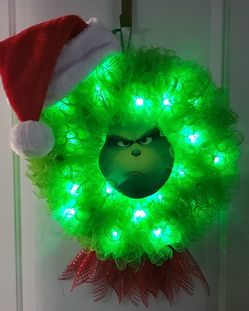 Grinch Holiday/Christmas Wreath. See Description 👇🏻