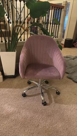 Mauve plush office chair