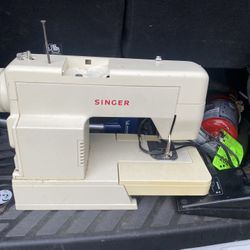 Singer  Sewing Machine 