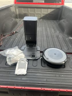 Irobot Roomba W/ Cleaning Station