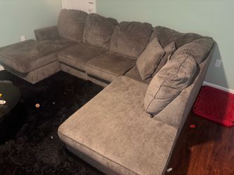 Gray Fabric Sectional Sofa with Chaise