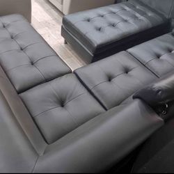 Ibiza sectional with ottoman Sectional $8 99