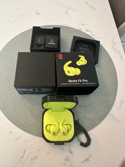 Beats Fit Pro True Wireless Earbuds – Yellow with Hardcover