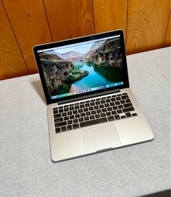 Apple MacBook Pro 13” Retina i5/8GB/256GB SSD $180