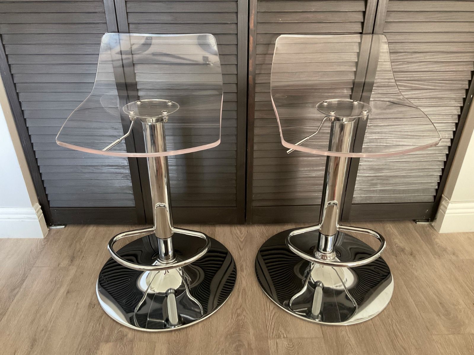 BRAND NEW!! Transparent / Clear Acrylic /Chrome Ghost Low Back Swivel Barstools ARE BACK!!!  $$85