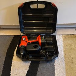 **Black & Decker** 14.4 Cordless Power Drill W/Charger & Bits