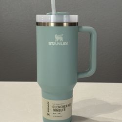 STANLEY Quencher H2.0 Tumbler with Handle and Straw 40 oz