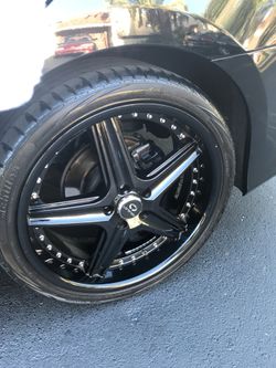 20in rims fits Lexus/ Toyota full set