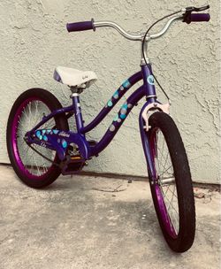 20” Girls Cruiser by Giant