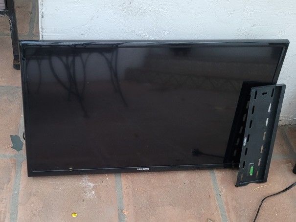 Samsung 32" LED TV UN32EH4003F