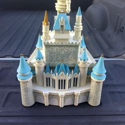 DISNEY CINDERELLA'S CASTLE PLAY SET.