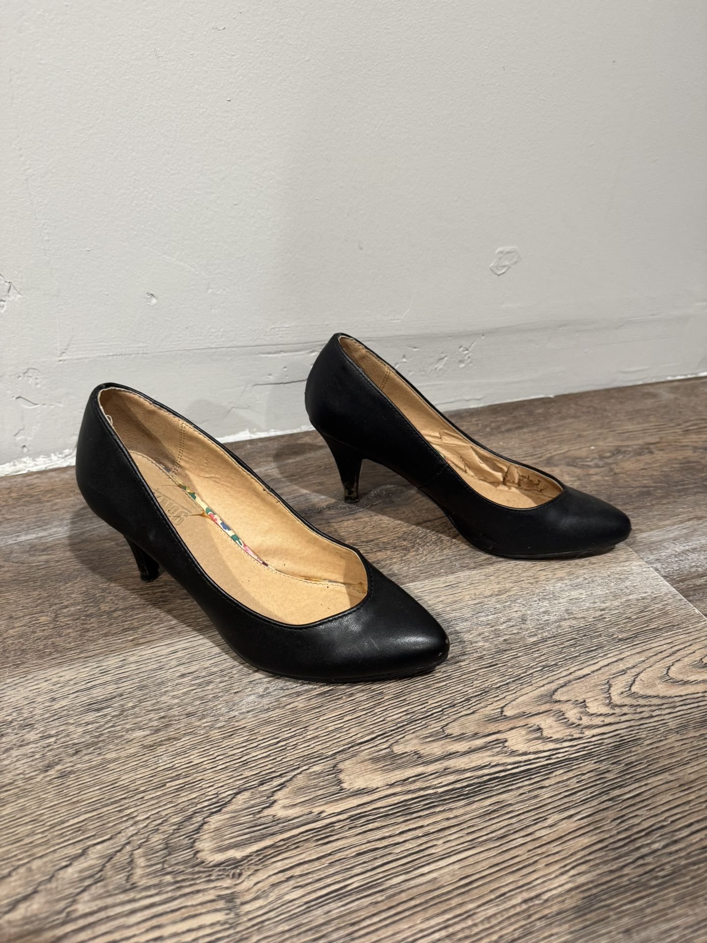 Mix No 6 Black Kitten Heel size 6.5