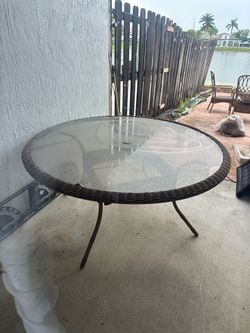 Round Table 5'