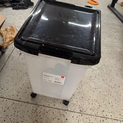 Iris USA Storage Container