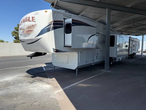 2013 JAYCO EAGLE 35FT 3 Slide Outs