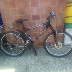 Trek Fuel 98:(Carbon Fiber)